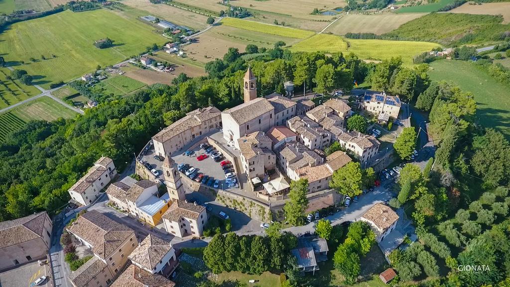 Albergo Diffuso Borgo Montemaggiore Montemaggiore al Metauro エクステリア 写真